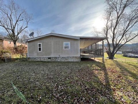 97 Oakland Drive Burnsville NC 28714