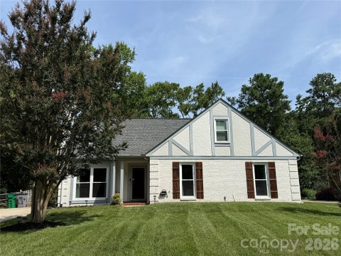 Photo of 11232 Coachman Circle, Charlotte, NC 28277 (MLS # 4396917)