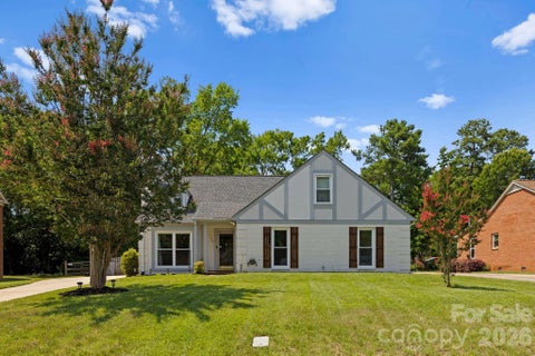 Photo of 11232 Coachman Circle, Charlotte, NC 28277 (MLS # 4396917)