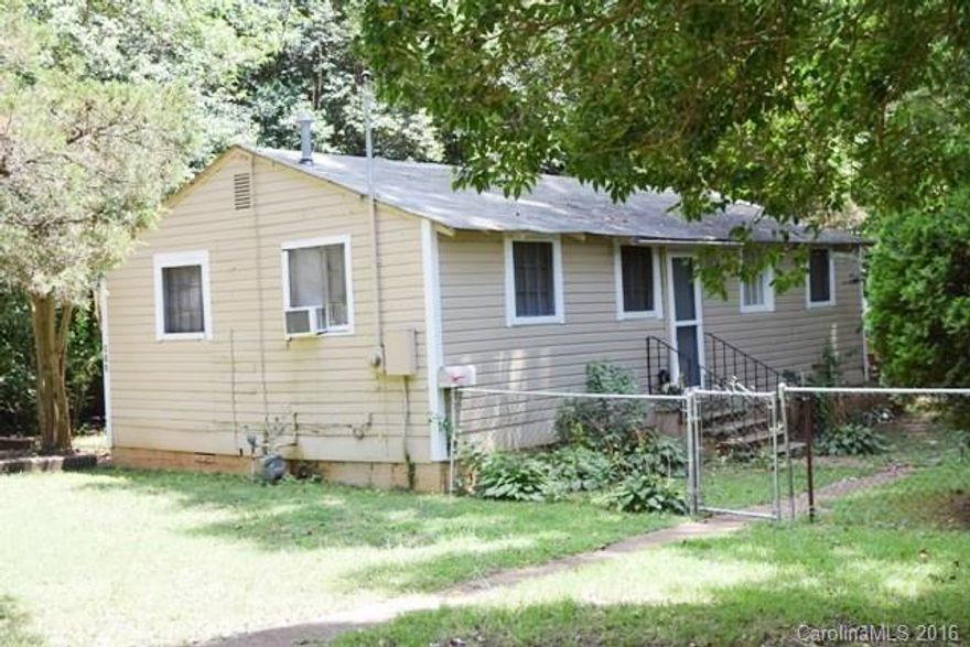 Cute 2B/1Ba.  Great investment property. Currently tenant occupied rental income is $450 a month.