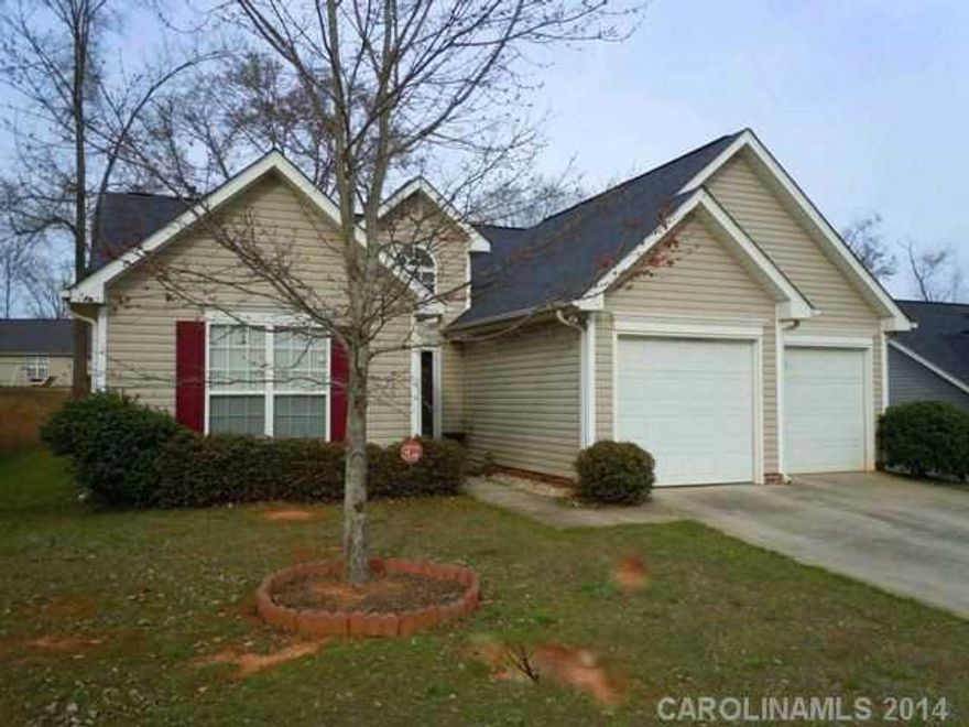 This is a "MUST SEE". Immaculate ranch style home with attached 2 car garage. Large master bedroom, open spacious floor plan. Great location! Convenient to Winthrop, grocery shopping, restaurants & the hospital. Don't wait....