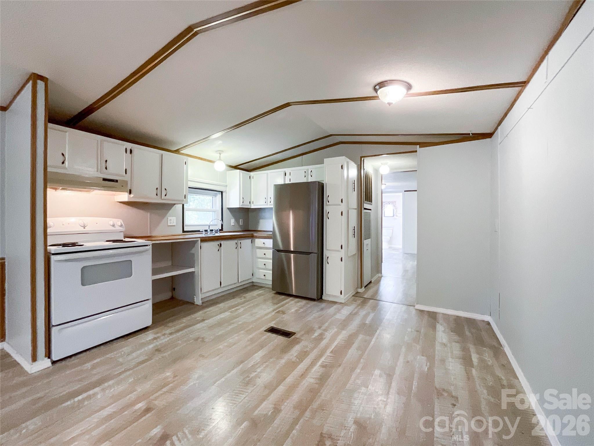 6708 Aerowood Circle