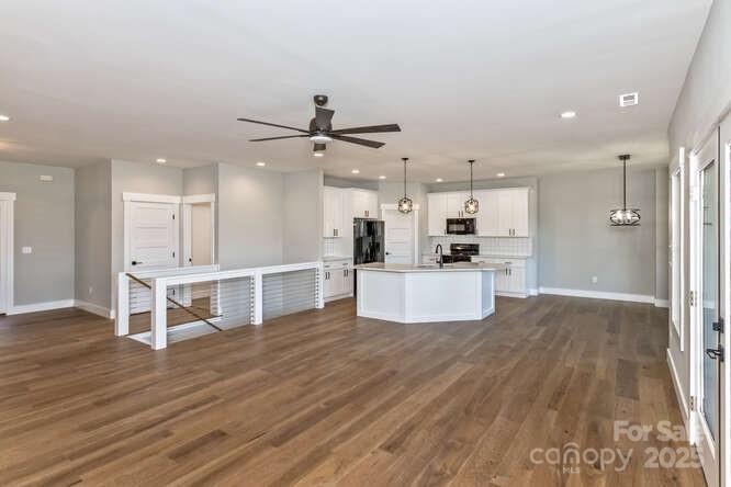 Hutch Mountain Estates - Residential