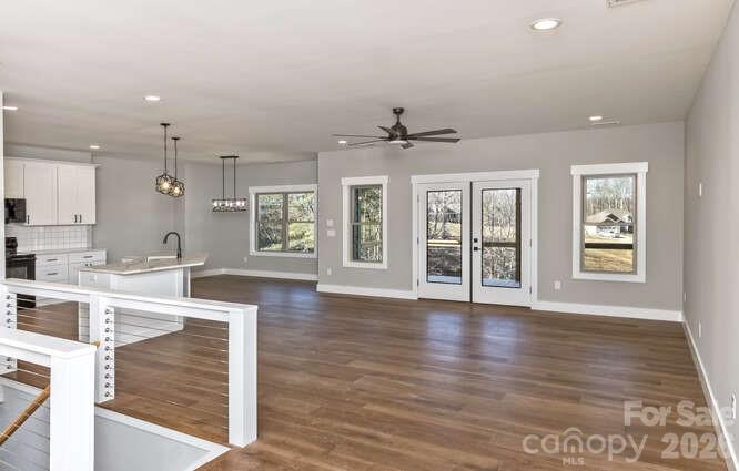 Hutch Mountain Estates - Residential