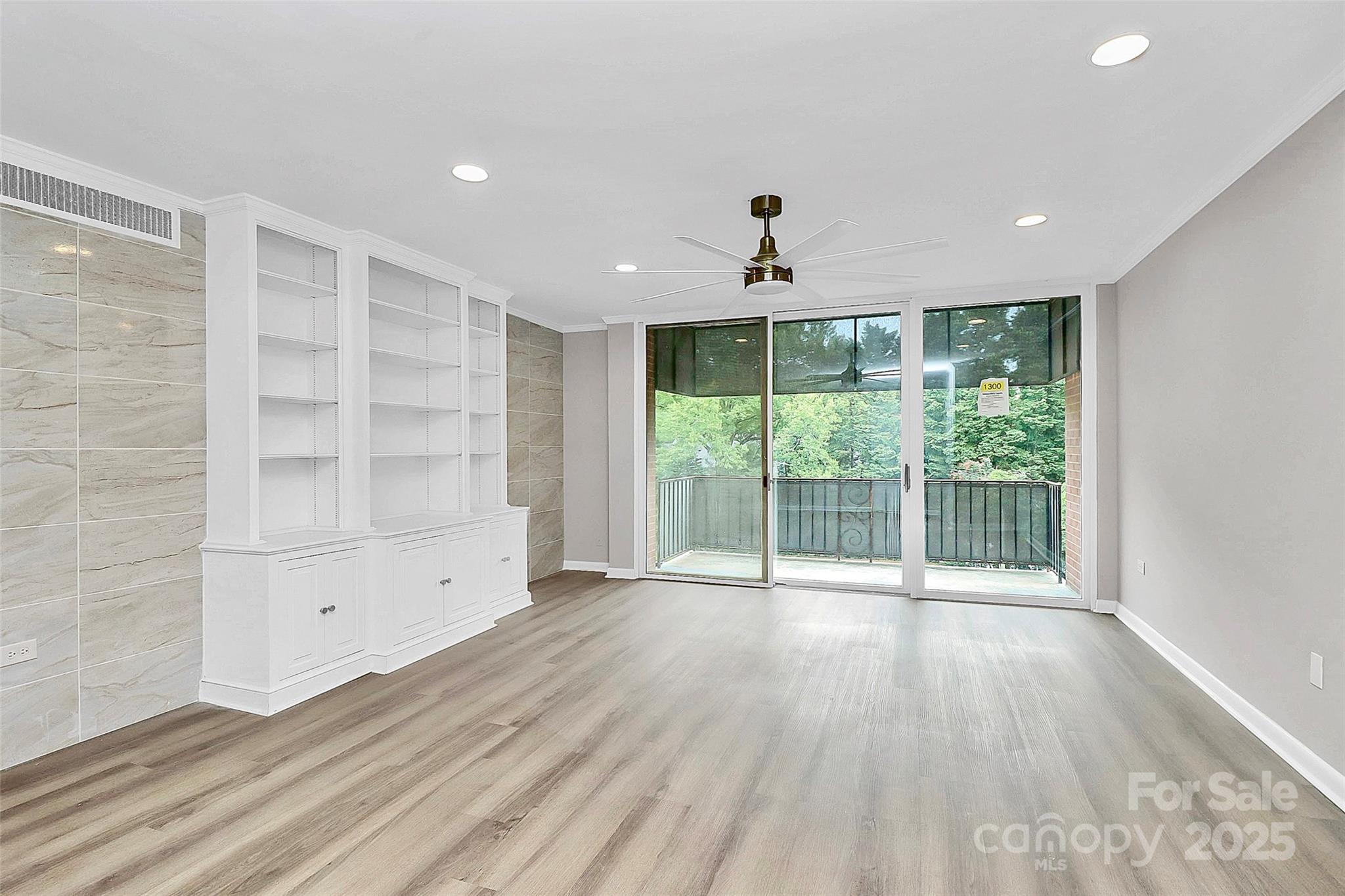1300 Queens Road 409