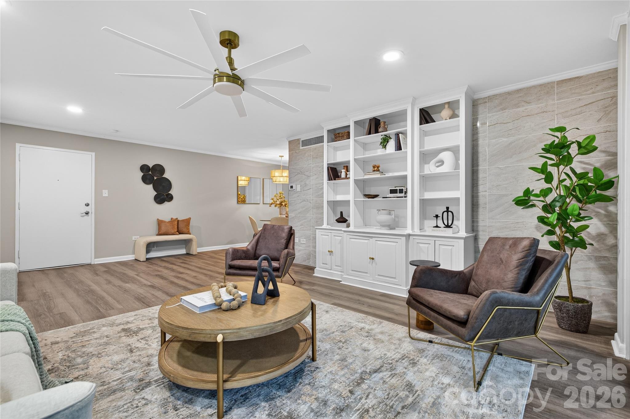 1300 Queens Road 409