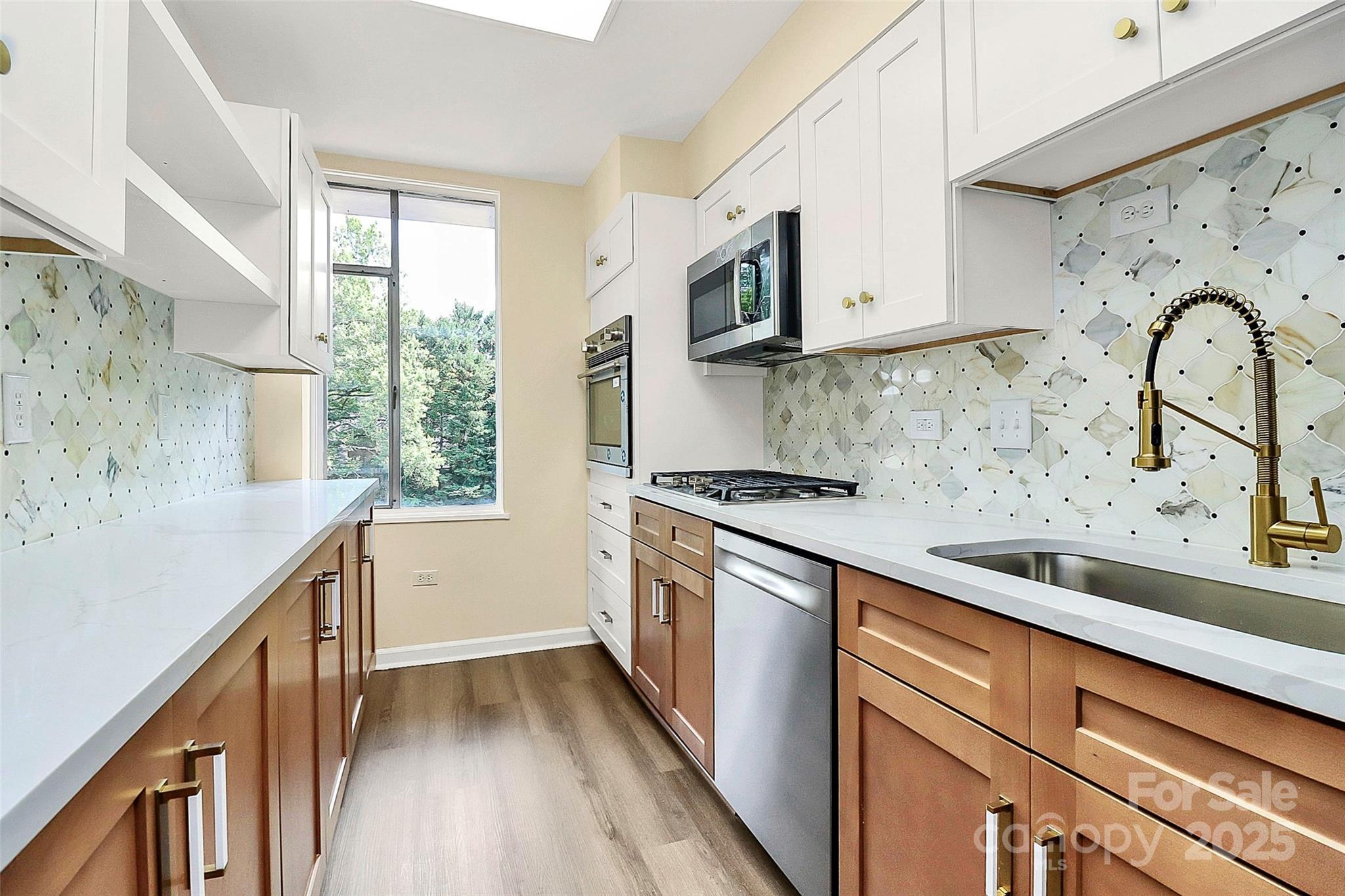 1300 Queens Road 409