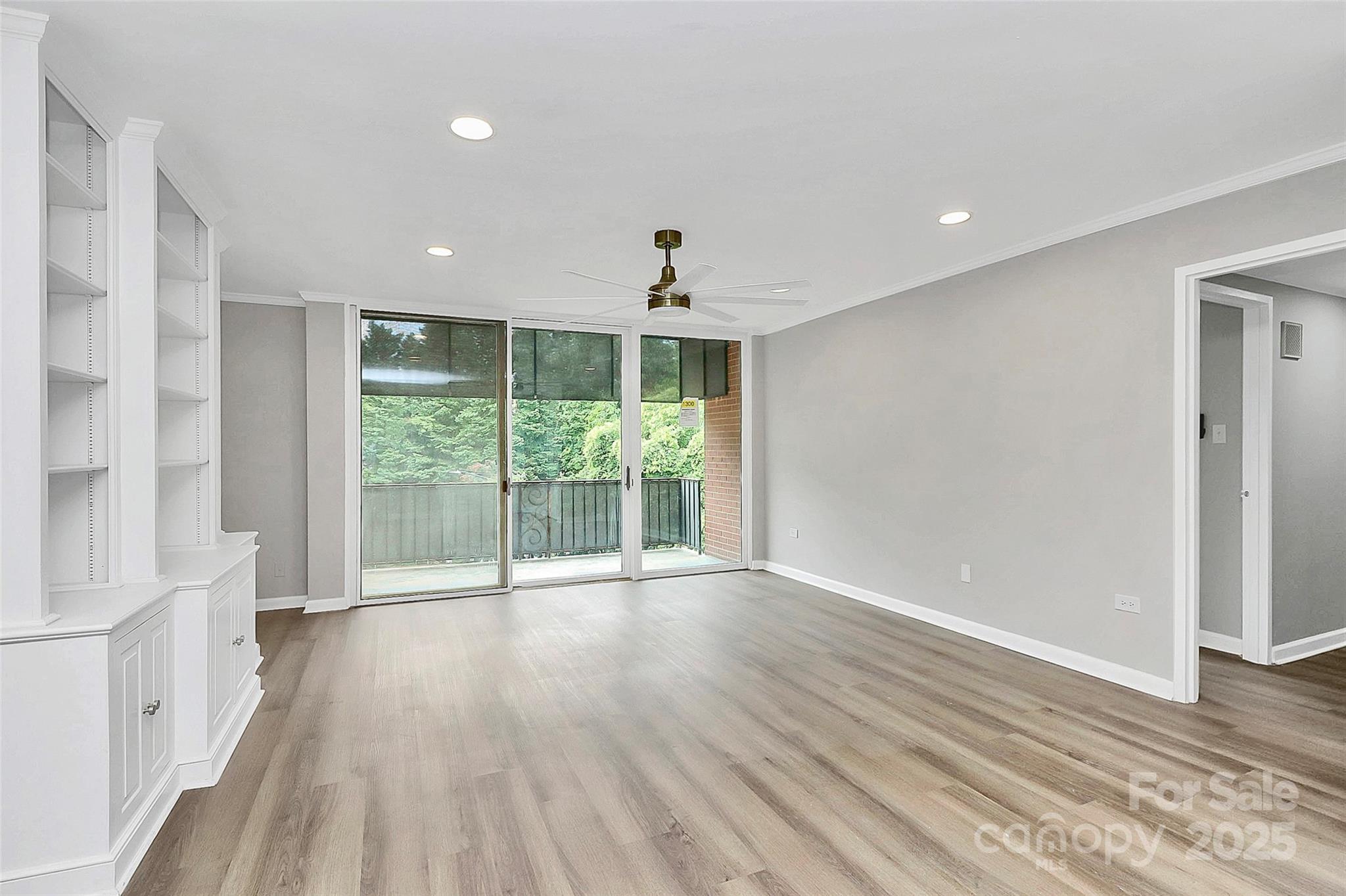 1300 Queens Road 409