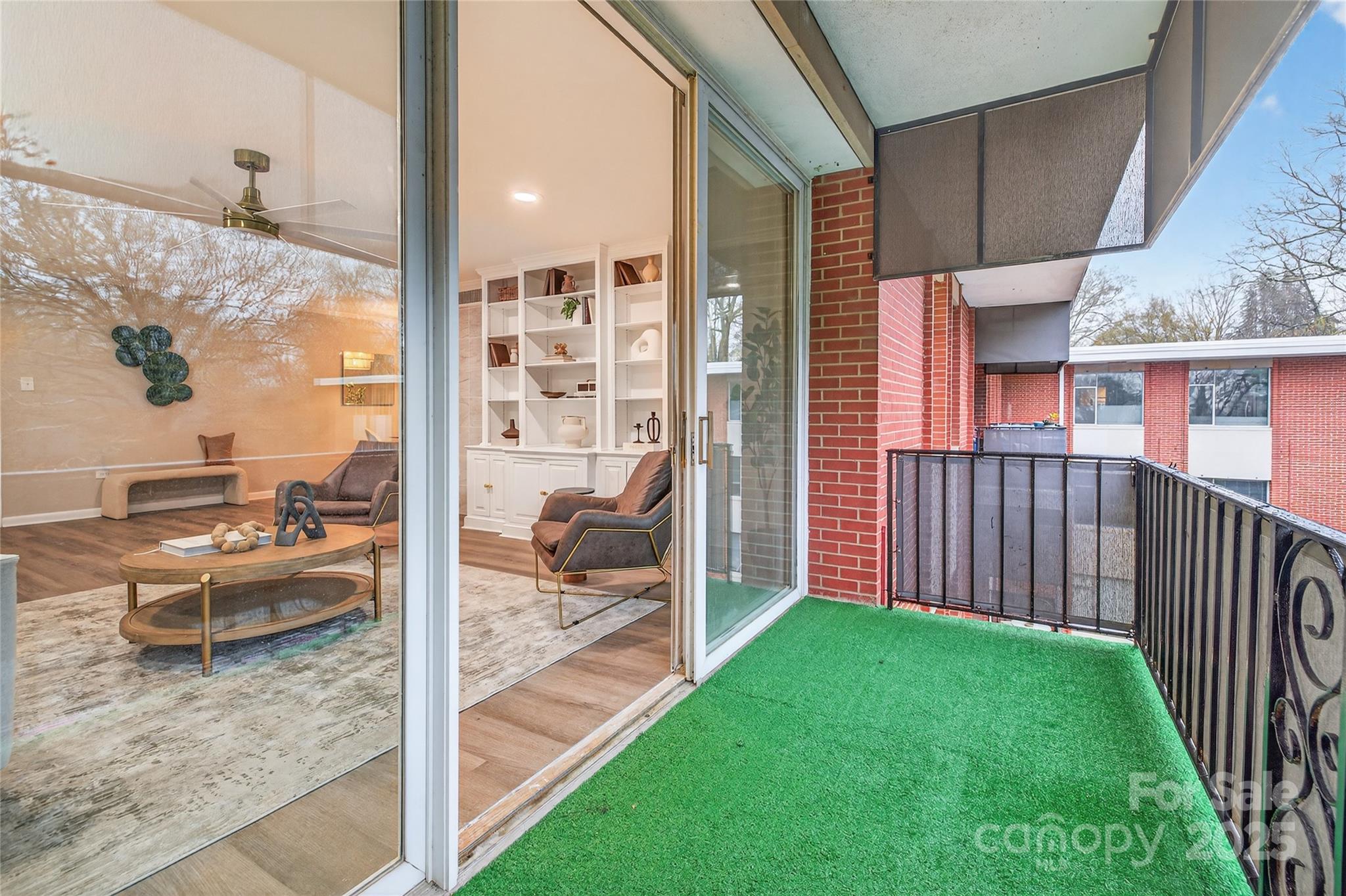 1300 Queens Road 409