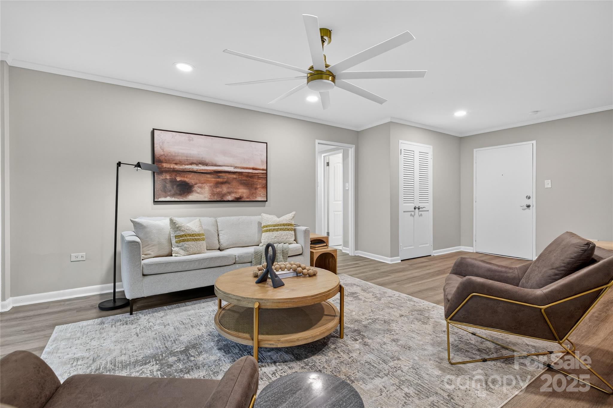 1300 Queens Road 409