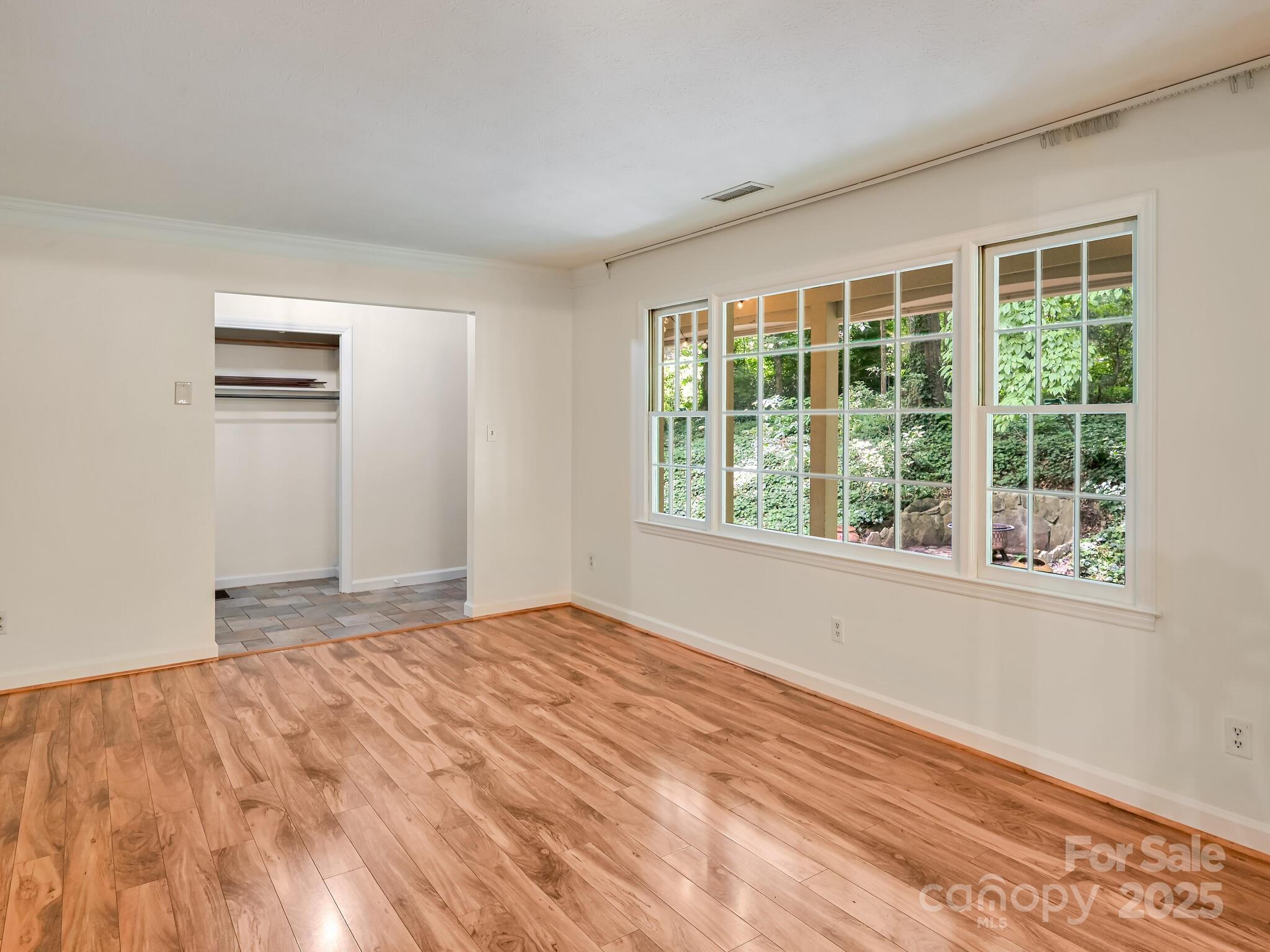 8 Mayfair Drive