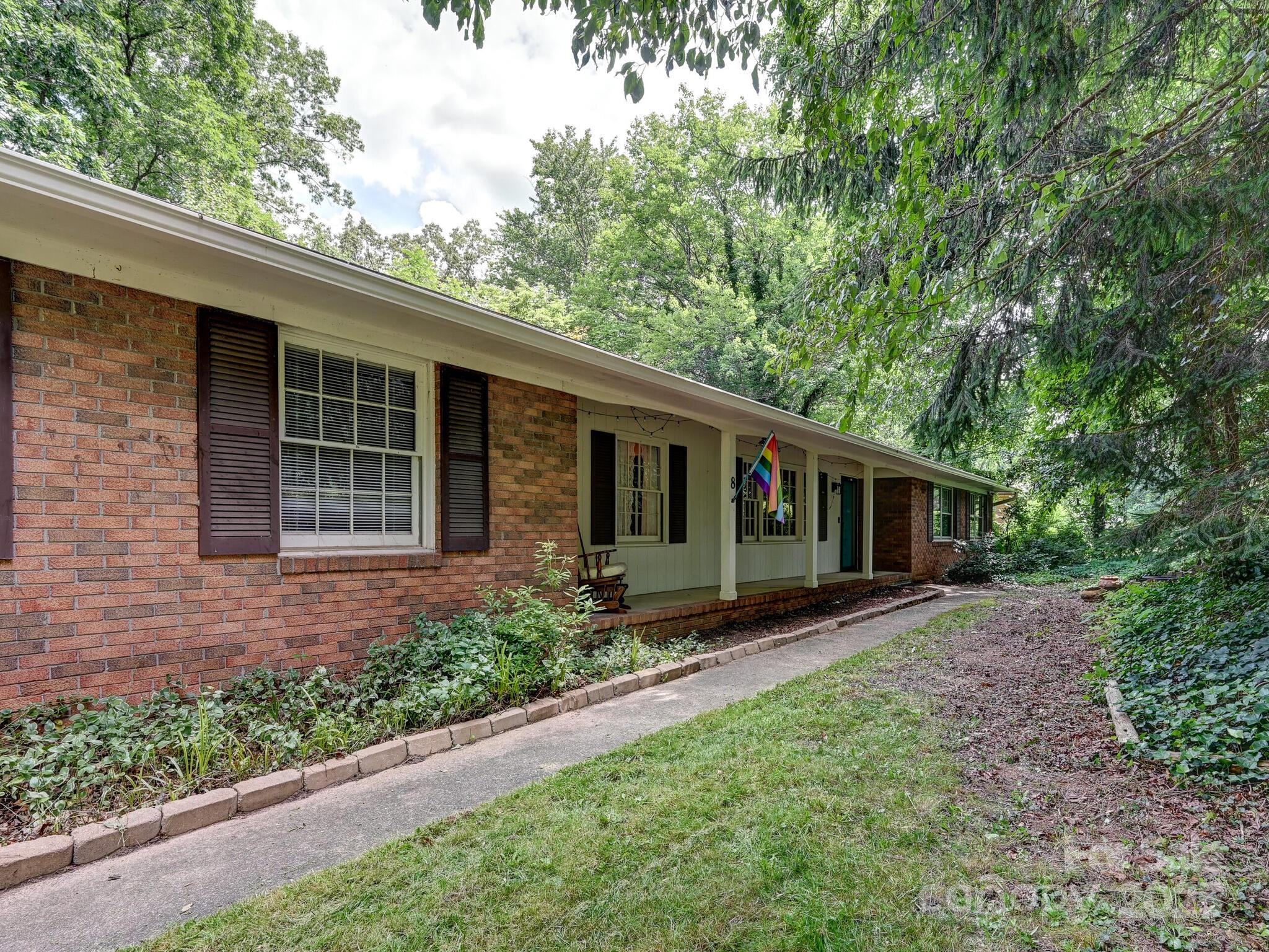 8 Mayfair Drive