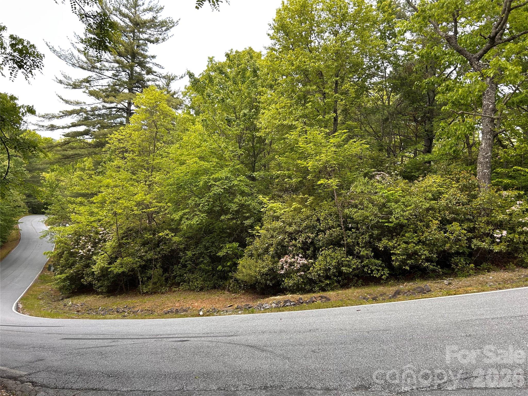 1054 Hawk Mountain Road