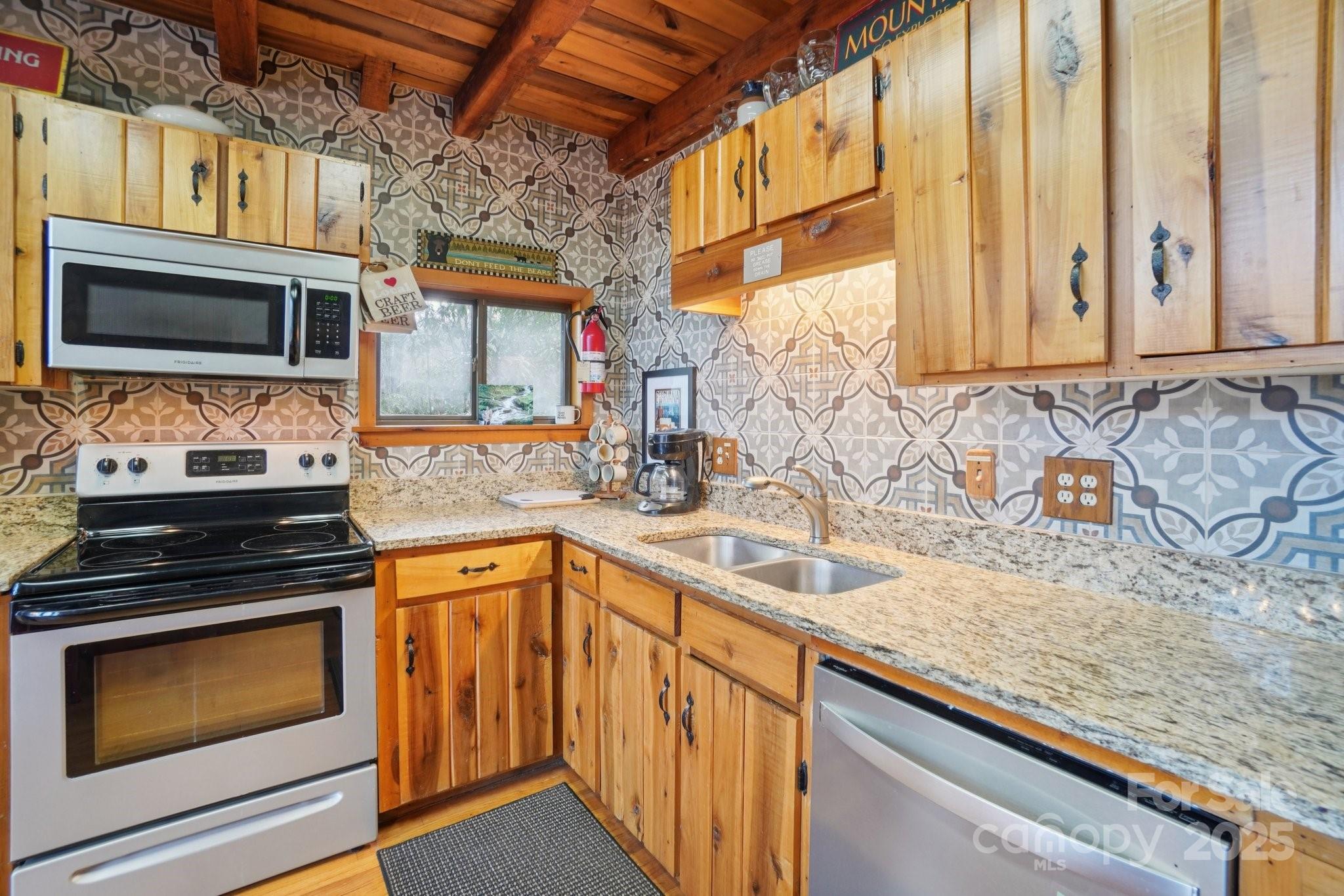 1041 Winterstar Loop