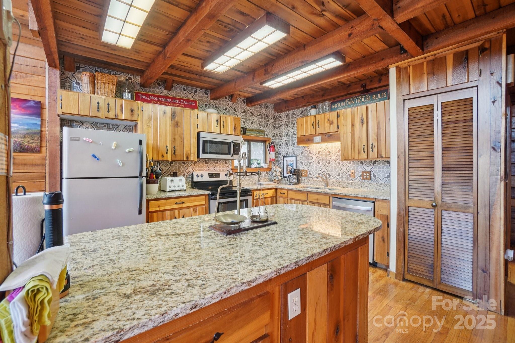 1041 Winterstar Loop