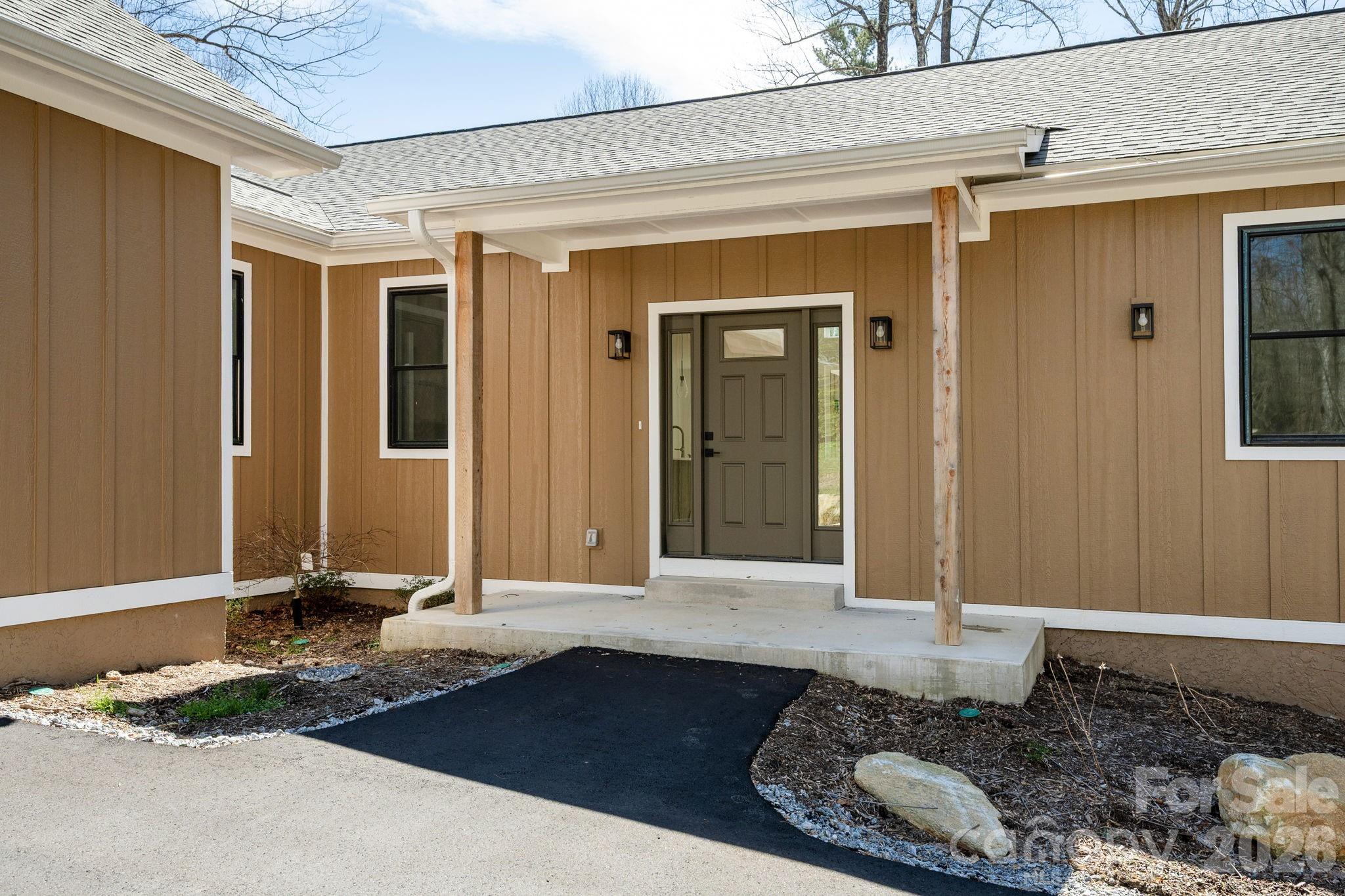 654 Hollybrook Drive