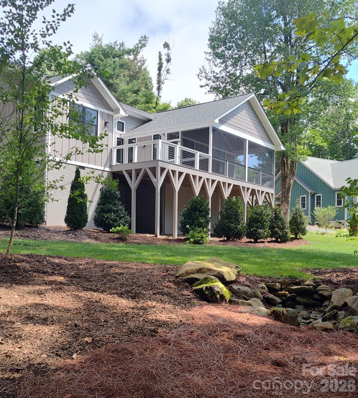 654 Hollybrook Drive