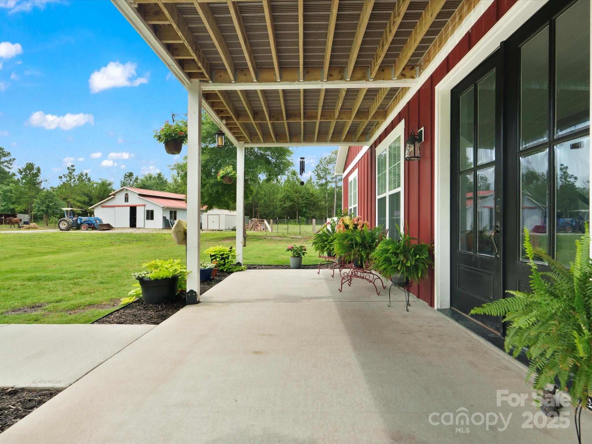 925 Hamilton Road