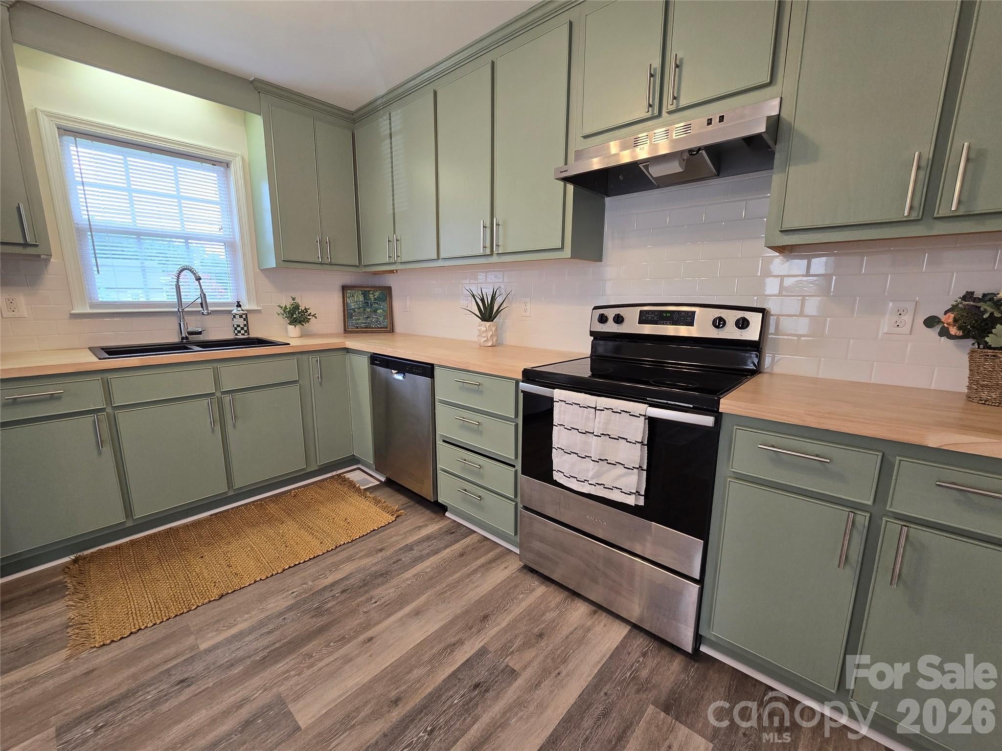 118 Oakwood Avenue