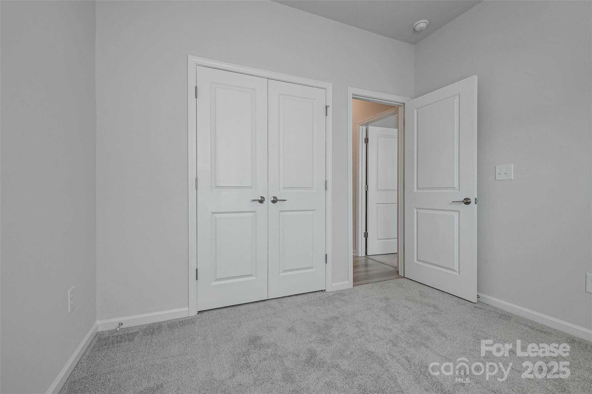 Hudson Oaks Townhomes - Residential Lease