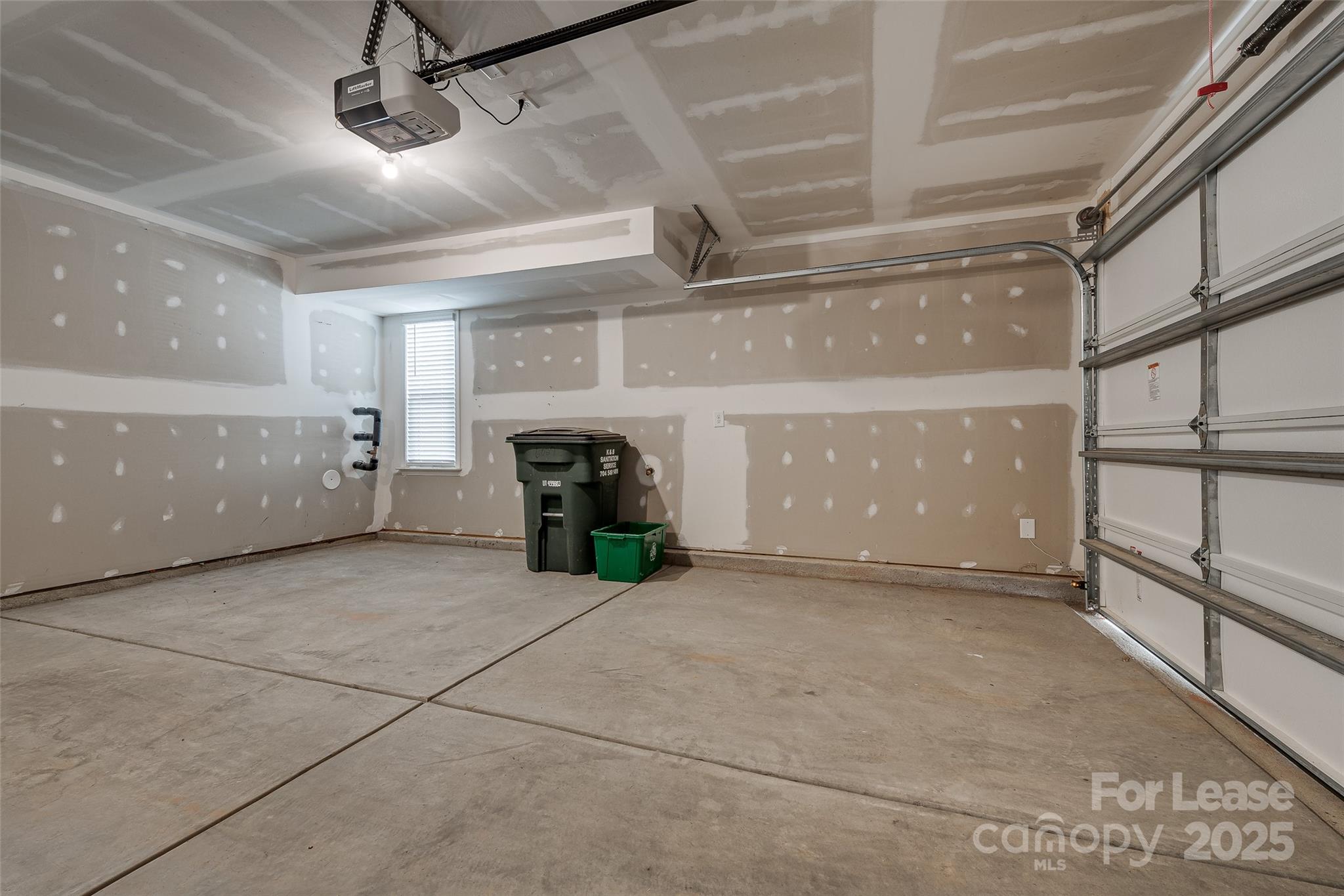 Hudson Oaks Townhomes - Residential Lease