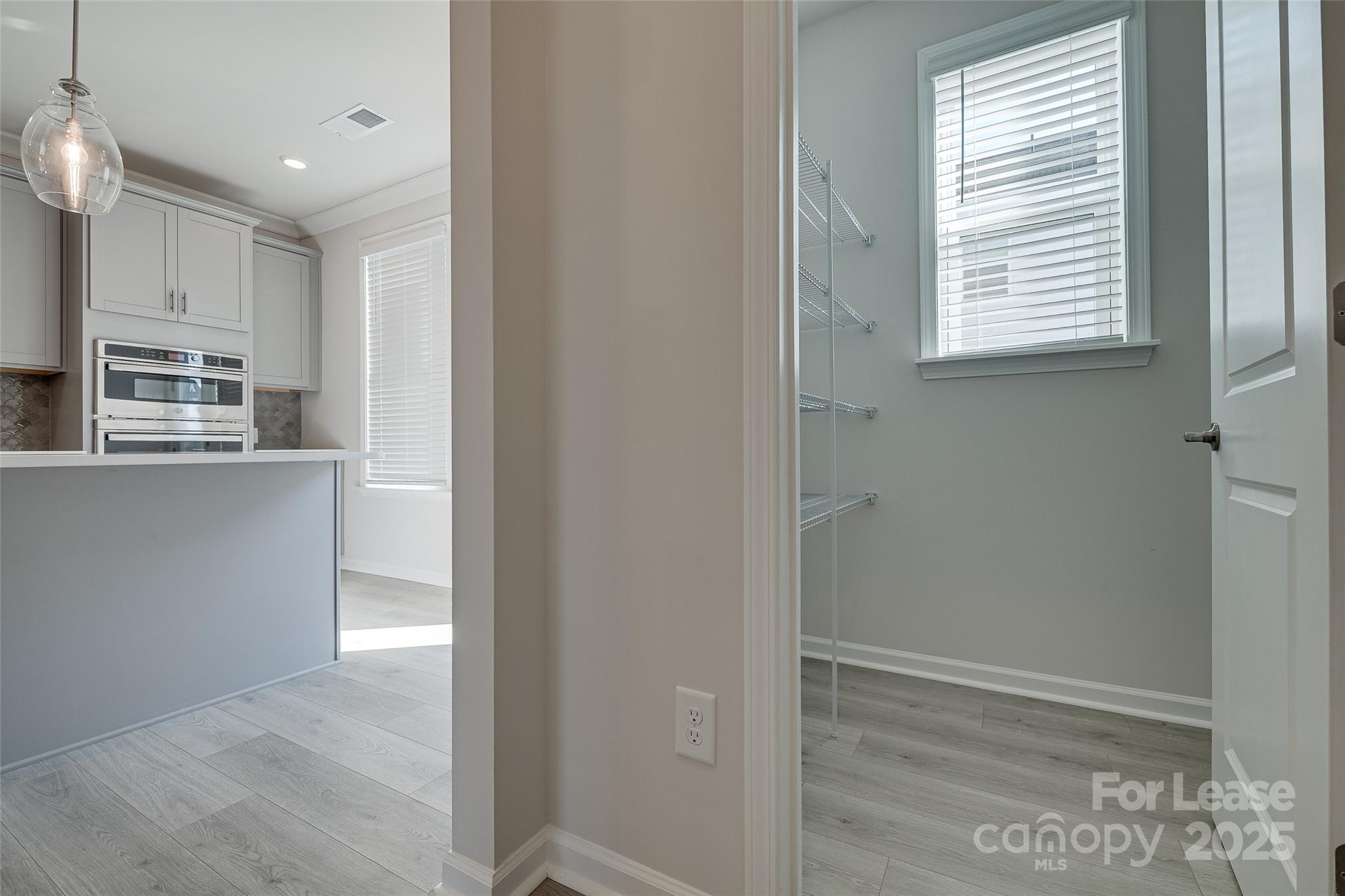 Hudson Oaks Townhomes - Residential Lease