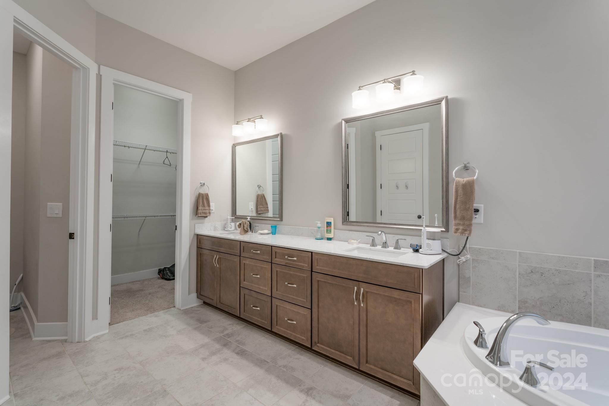 Paddlers Cove - Residential