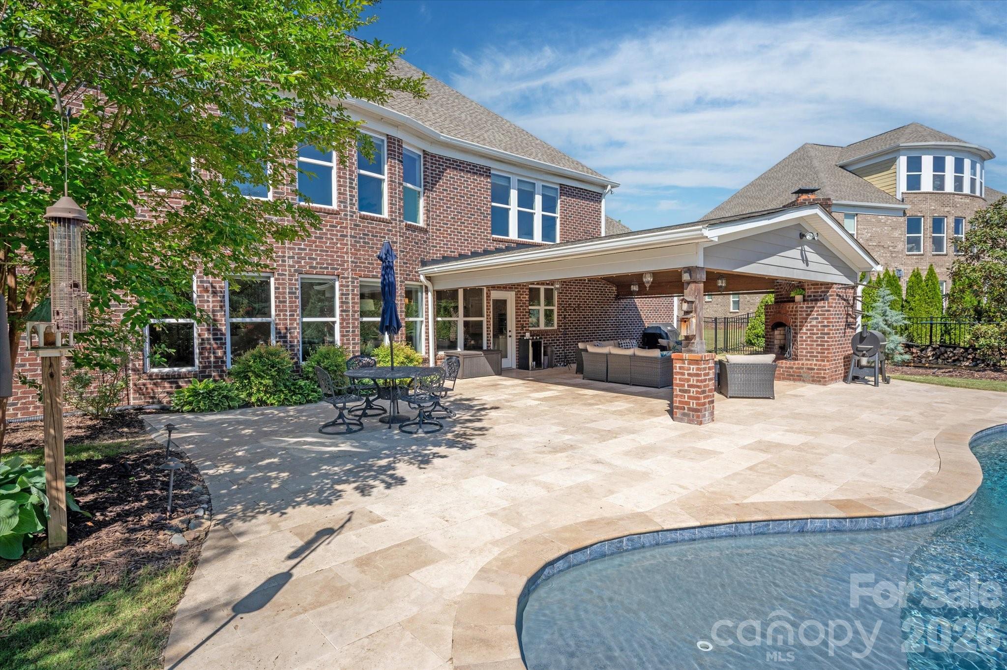 The Chimneys of Marvin - Residential