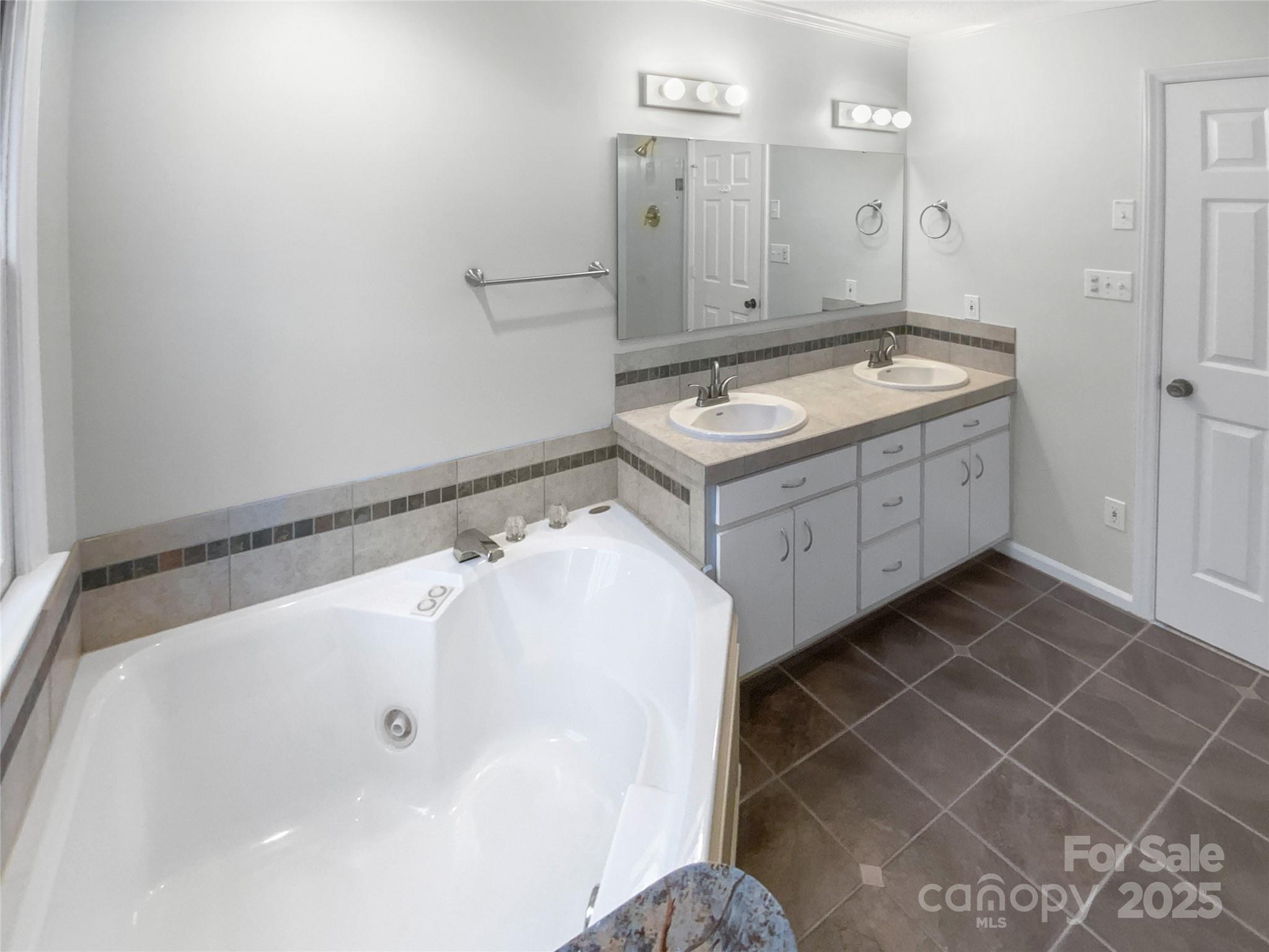 Olde Williamsburg - Residential