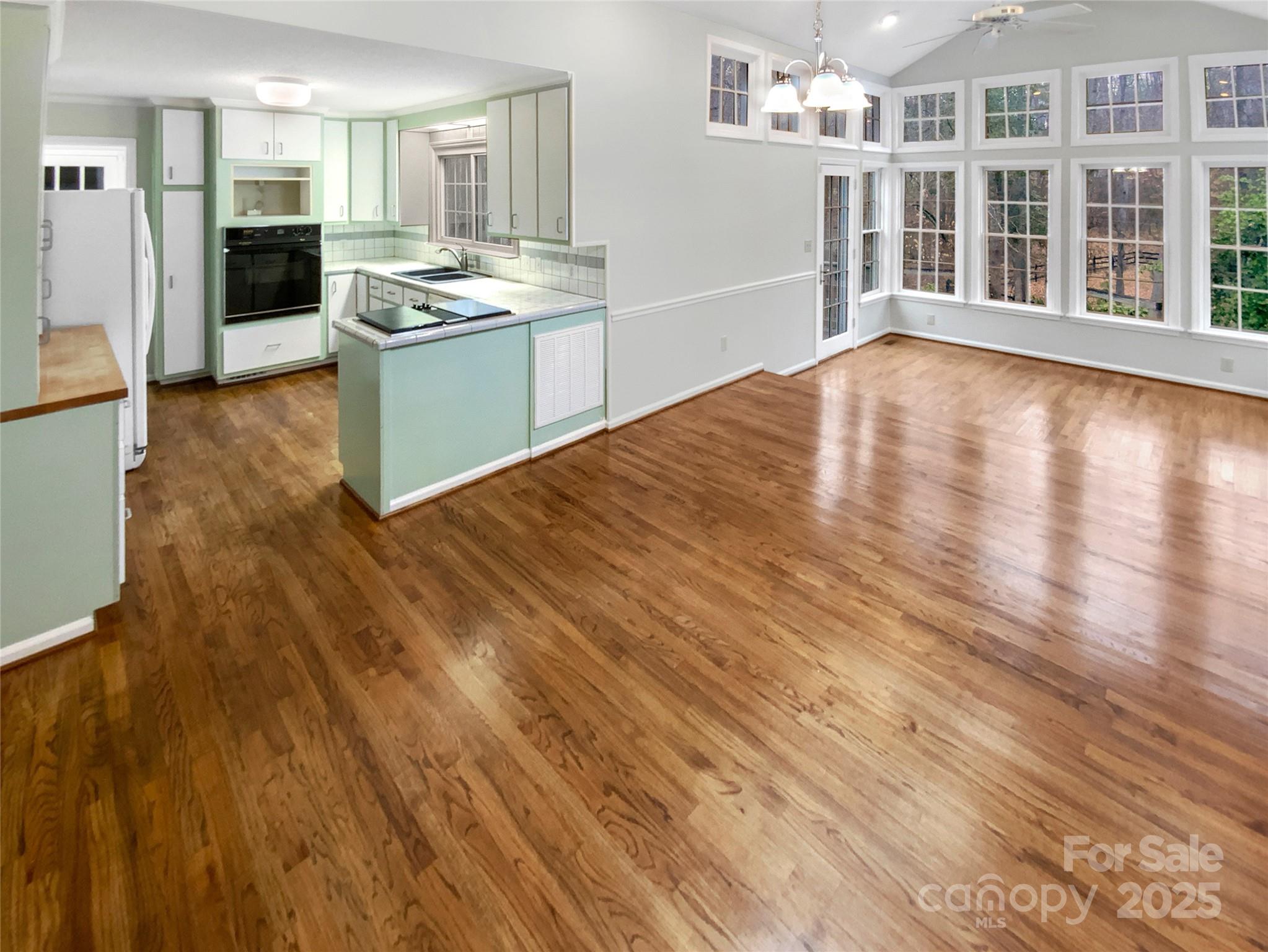 Olde Williamsburg - Residential