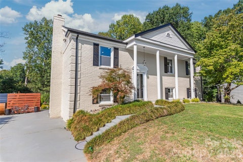 Photo of 610 Ridgeway Drive, Belmont, NC 28012 (MLS # 4423628)