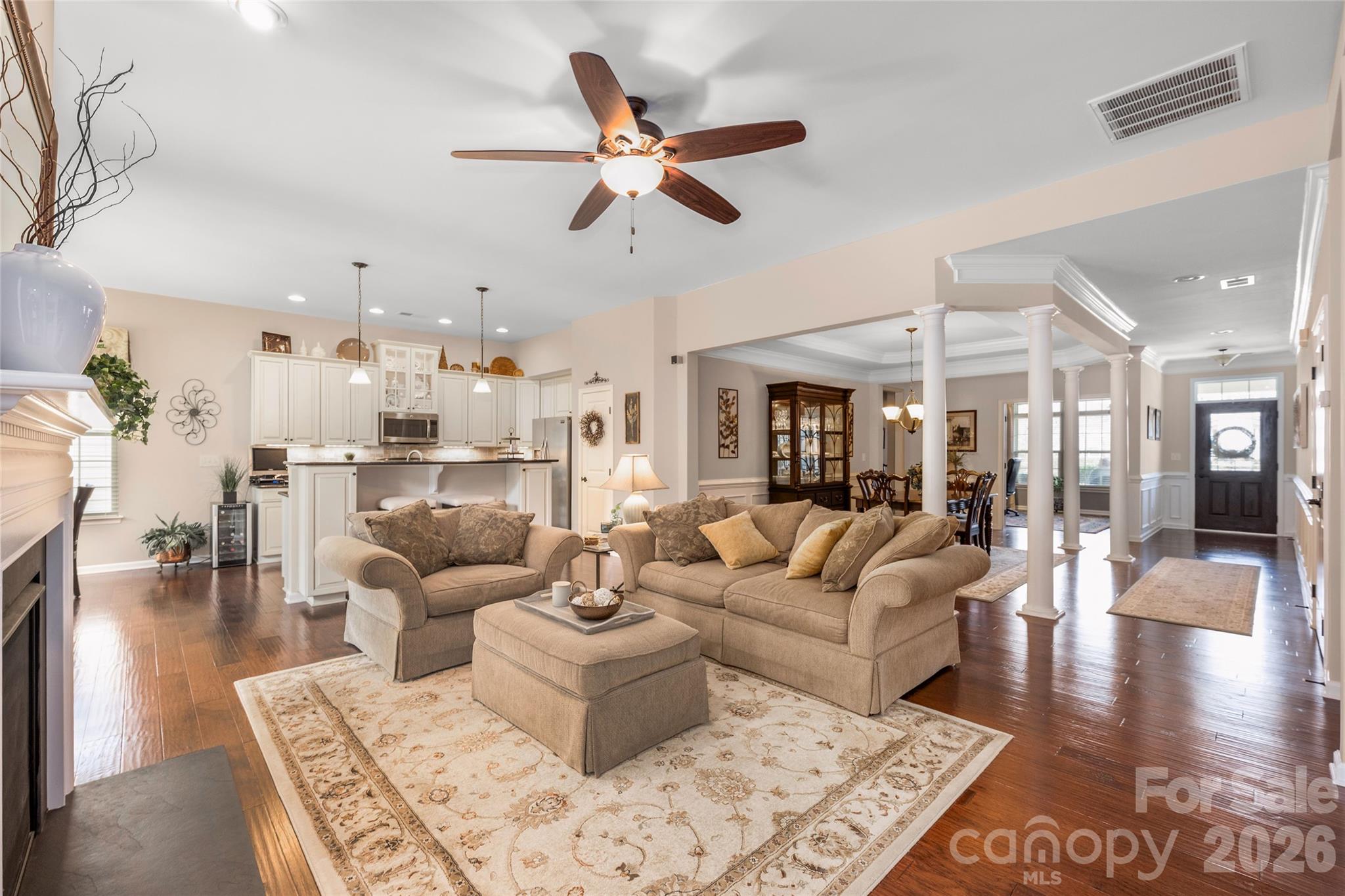 11422 Warfield Avenue