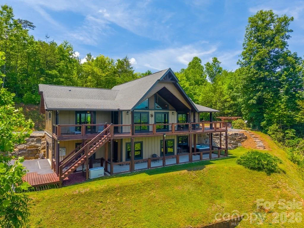 346 Torwood Lane, Whittier, NC, 28789