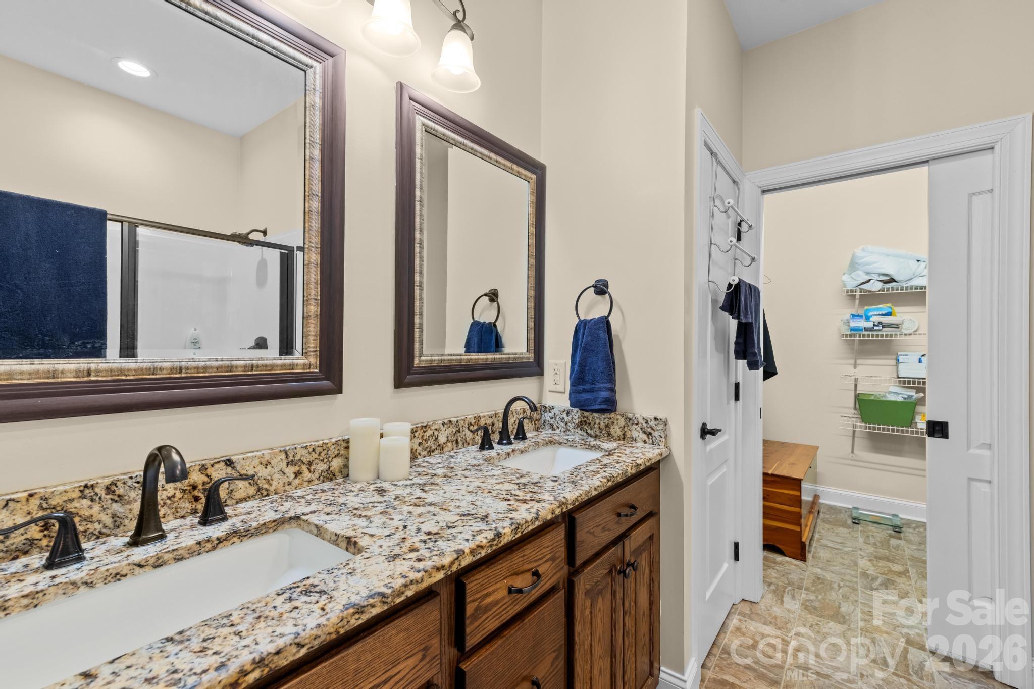 EDGEWATER - Residential