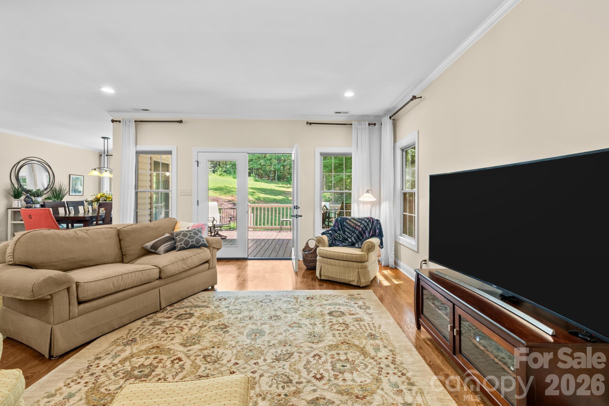 EDGEWATER - Residential