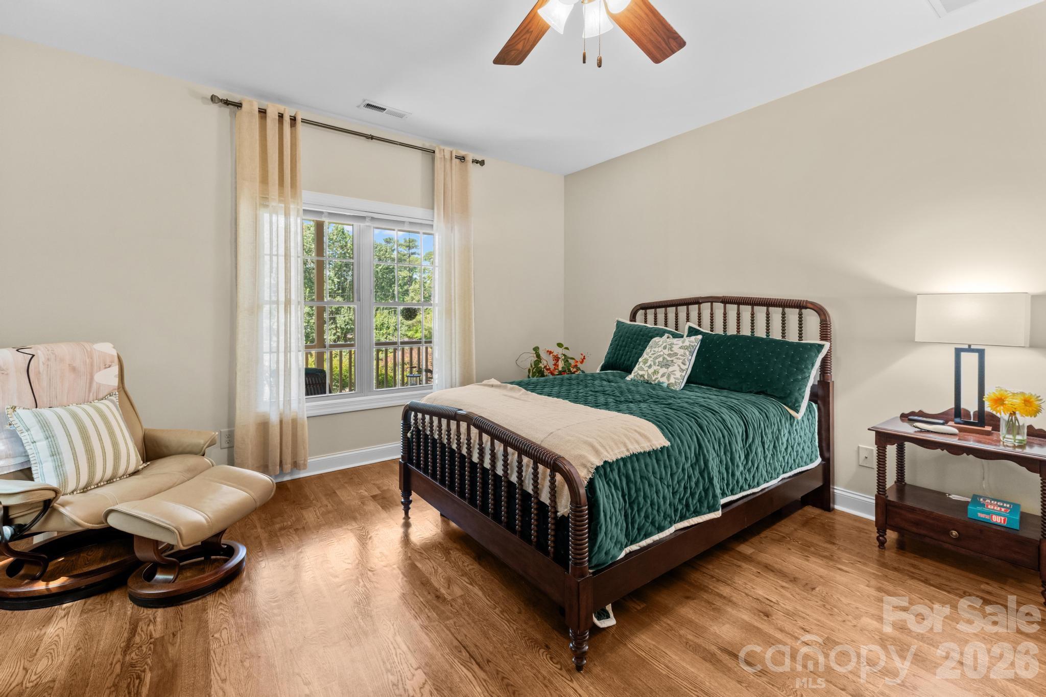 EDGEWATER - Residential