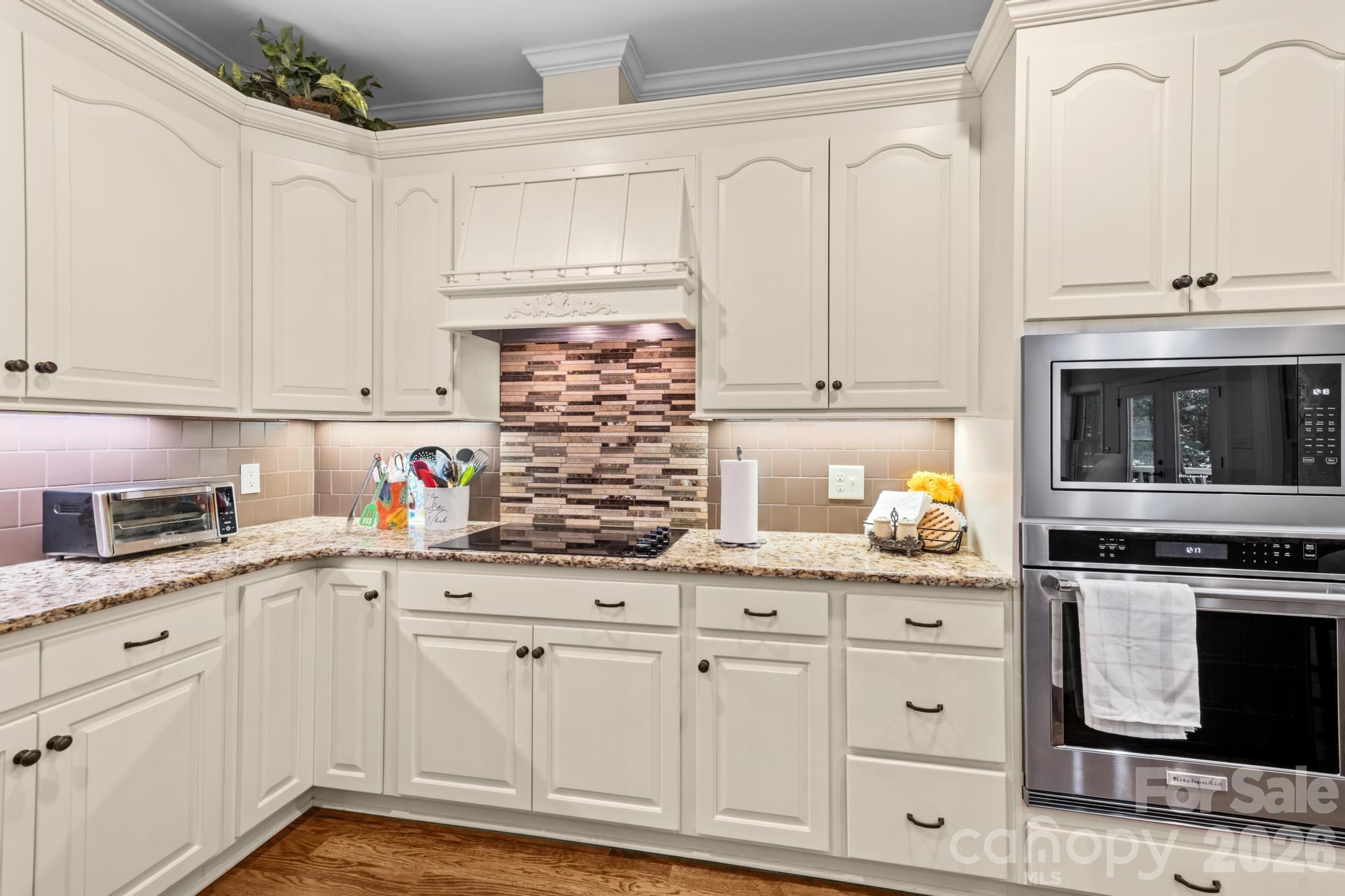 EDGEWATER - Residential