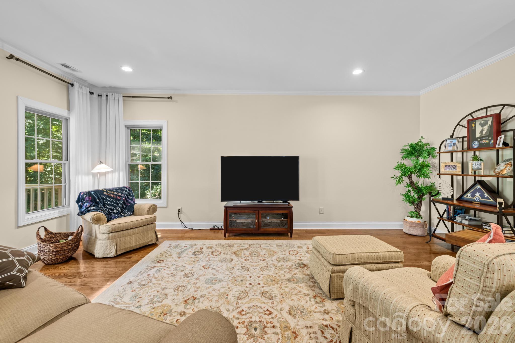 EDGEWATER - Residential