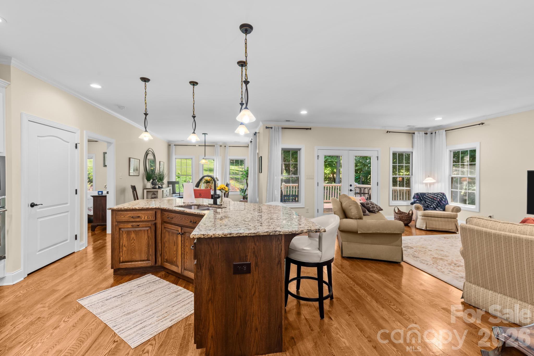 EDGEWATER - Residential