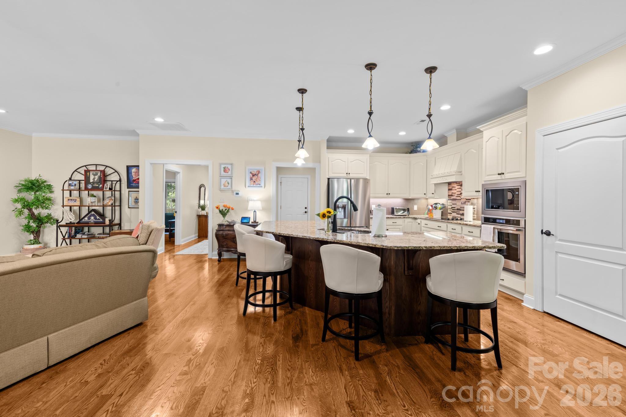 EDGEWATER - Residential