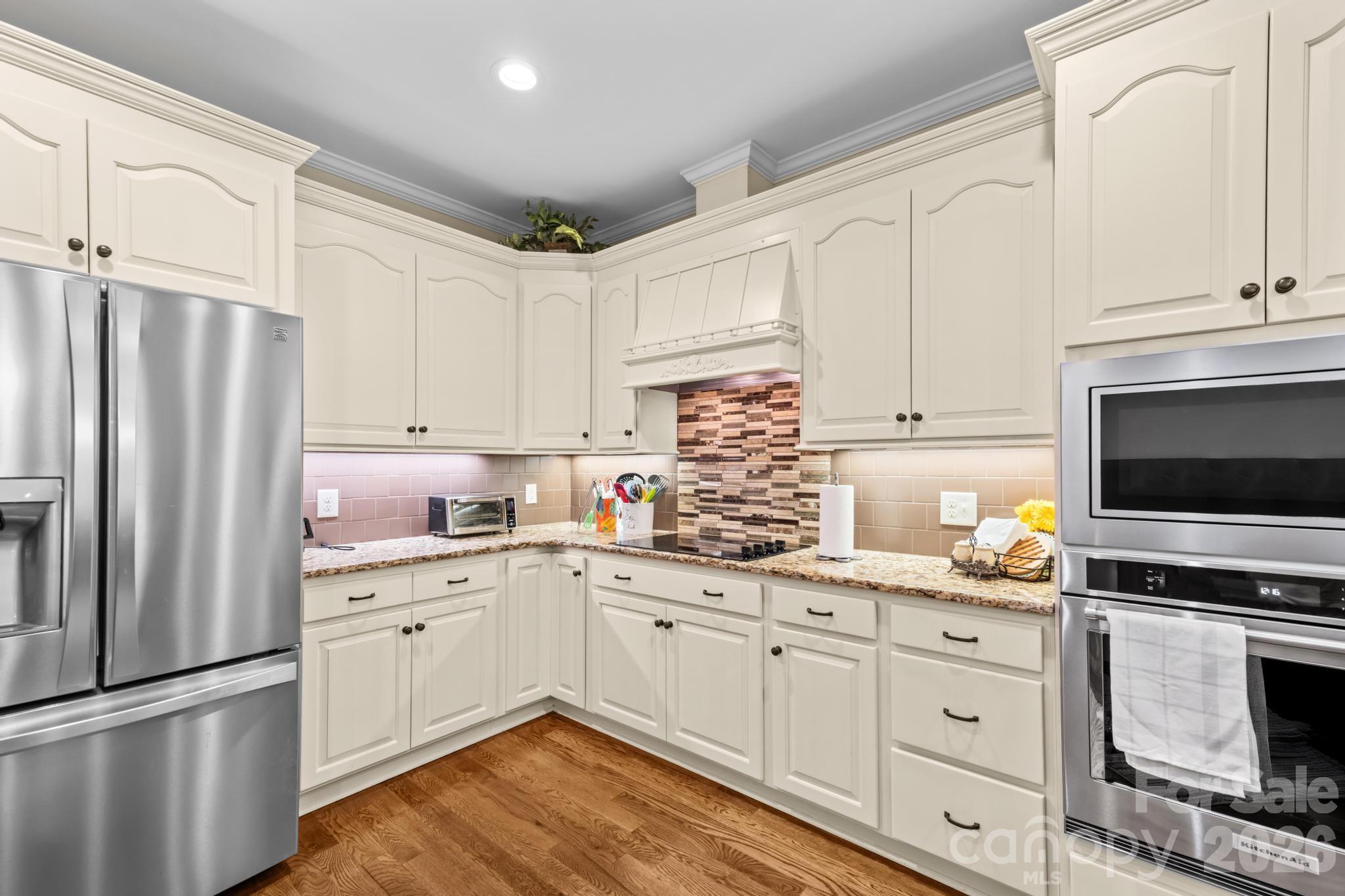 EDGEWATER - Residential