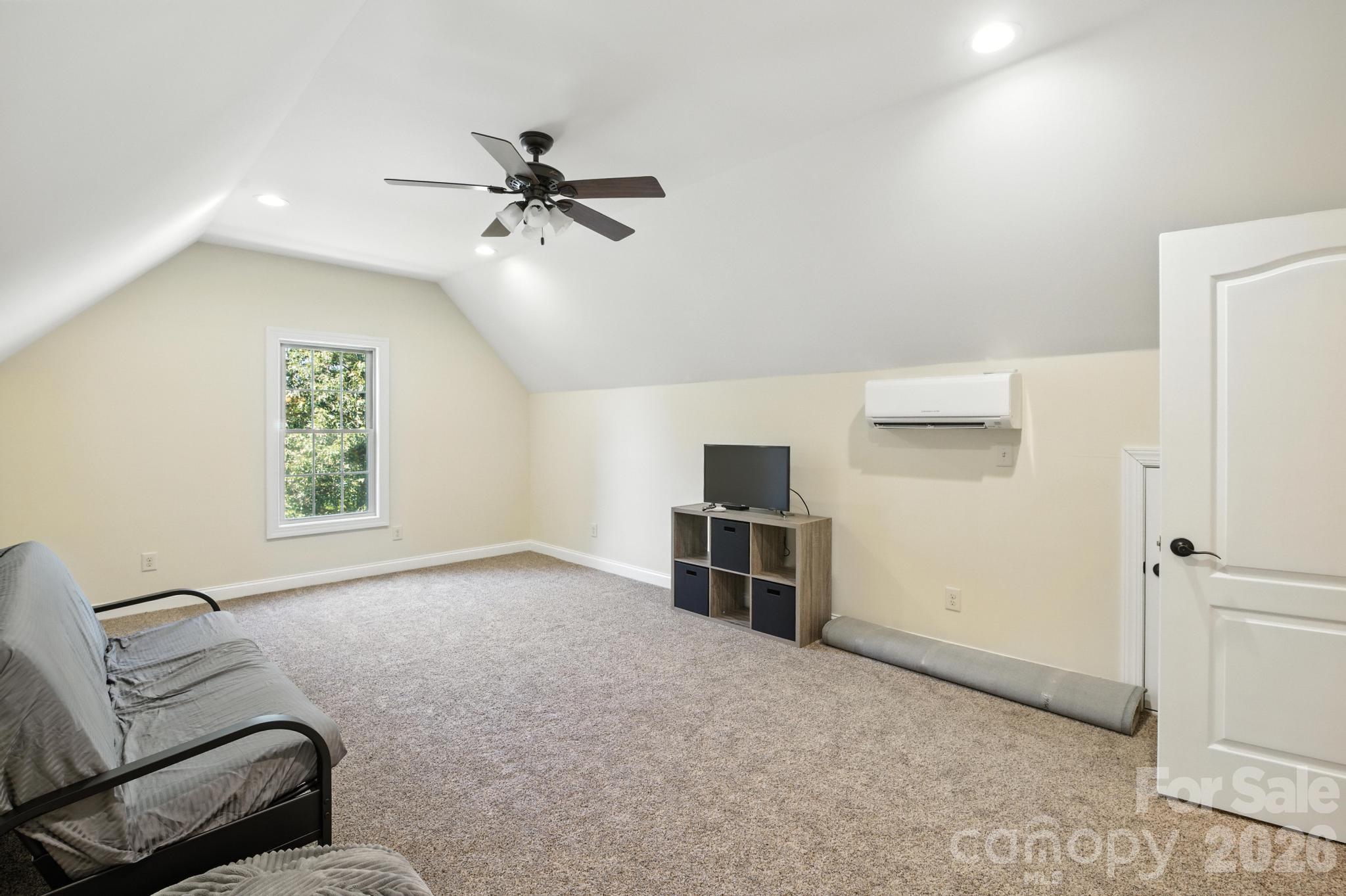 EDGEWATER - Residential