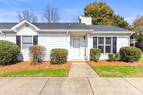 6041 Crape Myrtle Lane Charlotte NC 28216