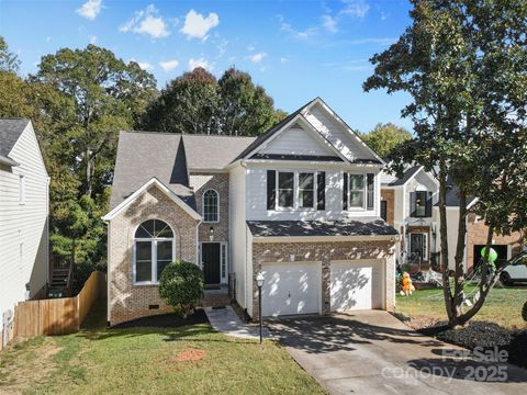 2016 Sablewood Drive Charlotte NC 28205