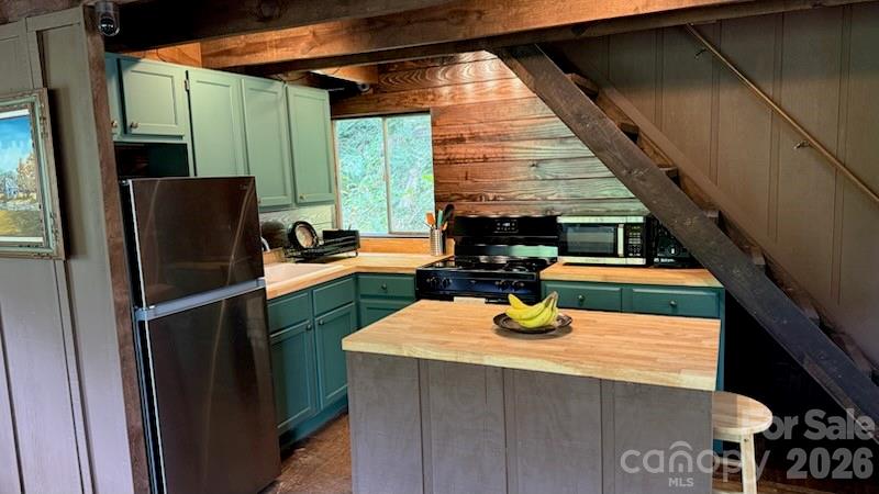 42 Mountain Farm Road