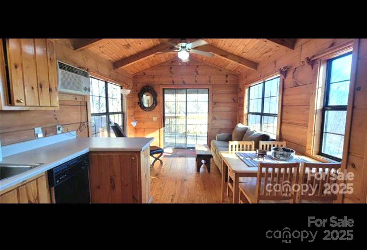 000 Wayah Zooshuga Road