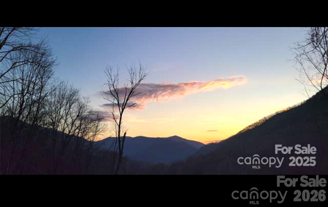 000 Wayah Zooshuga Road