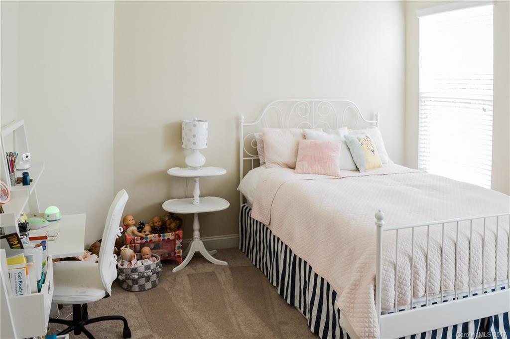 SECREST VILLAGE - Residential