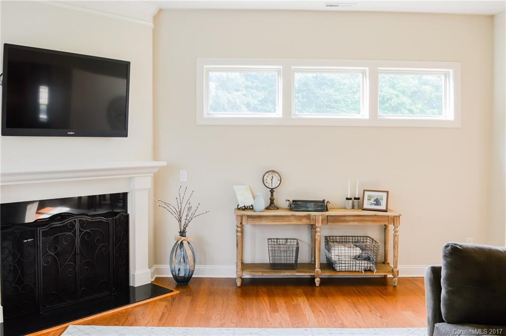 SECREST VILLAGE - Residential