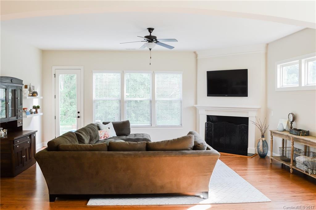 SECREST VILLAGE - Residential